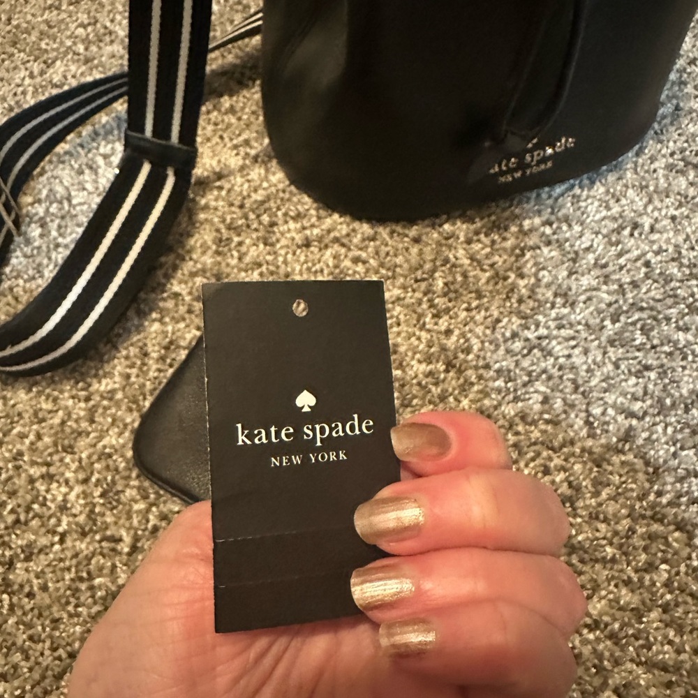 Kate Spade leather bucket bag - Picture 5 of 6